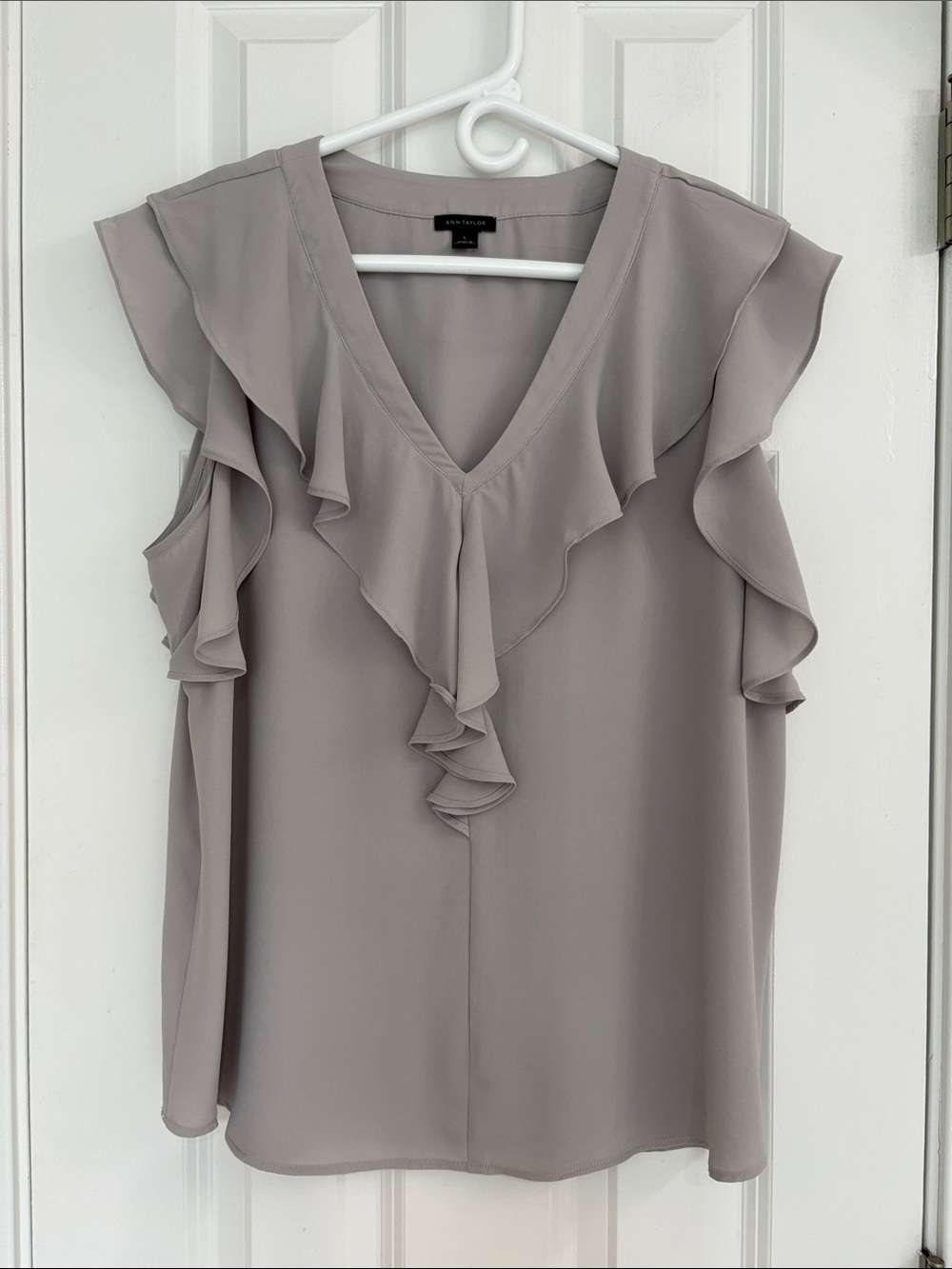 Ann Taylor Ruffled V-Neck Sleeveless Blouse in Light Gray